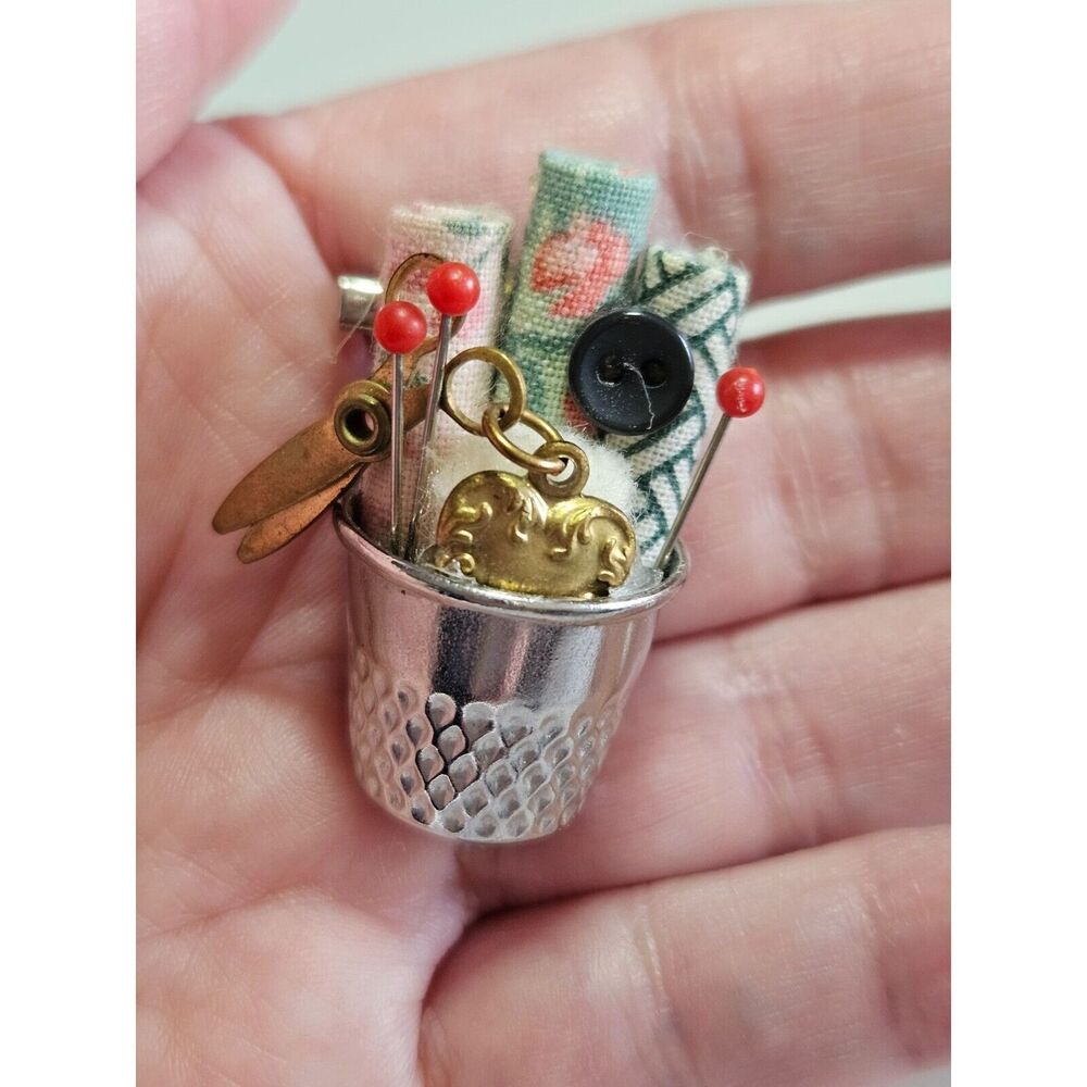 Just Jennifer sewing themed thimble brooch silver tone
